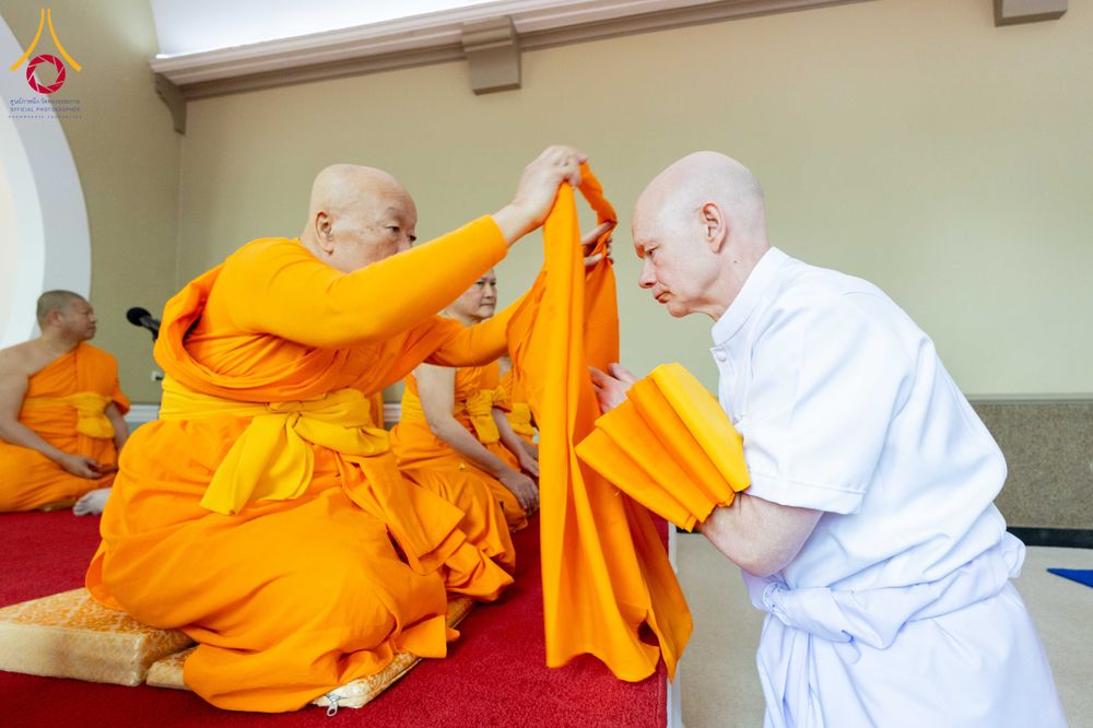 ภาพ No.336794:วันที่ 14 มิถุนายน พ.ศ. 2569 พิธีอุปสมบทธรรมทายาท นานาชาติยุโรปรุ่นที่ 11 เบลเยียม