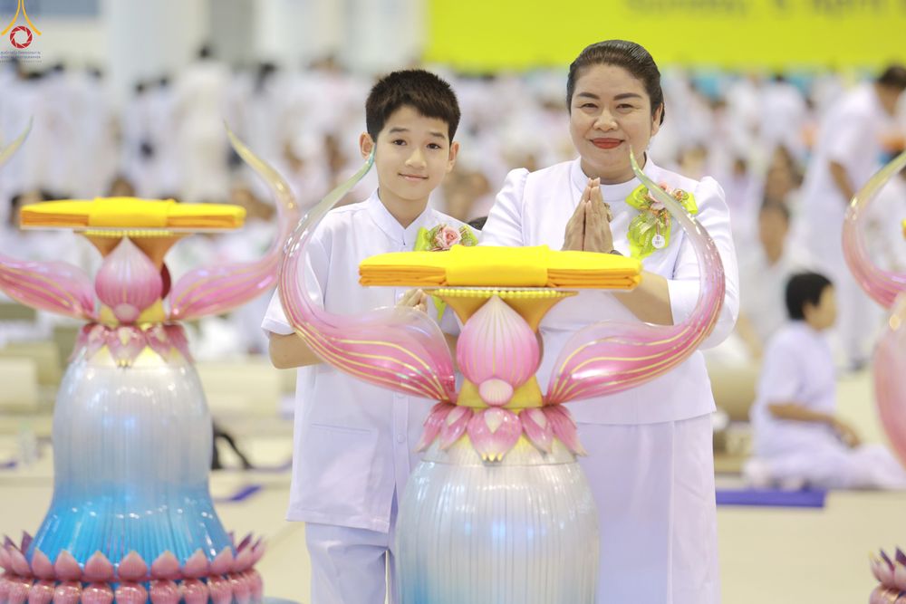 ภาพ No.318524:วันอาทิตย์ต้นเดือนที่ 5 เมษายน พ.ศ.2569 พิธีทอดผ้าป่าสมทบมหาสังฆทาน 40,000 กว่าวัดทั่วประเทศ ณ สภาธรรมกายสากล วัดพระธรรมกาย