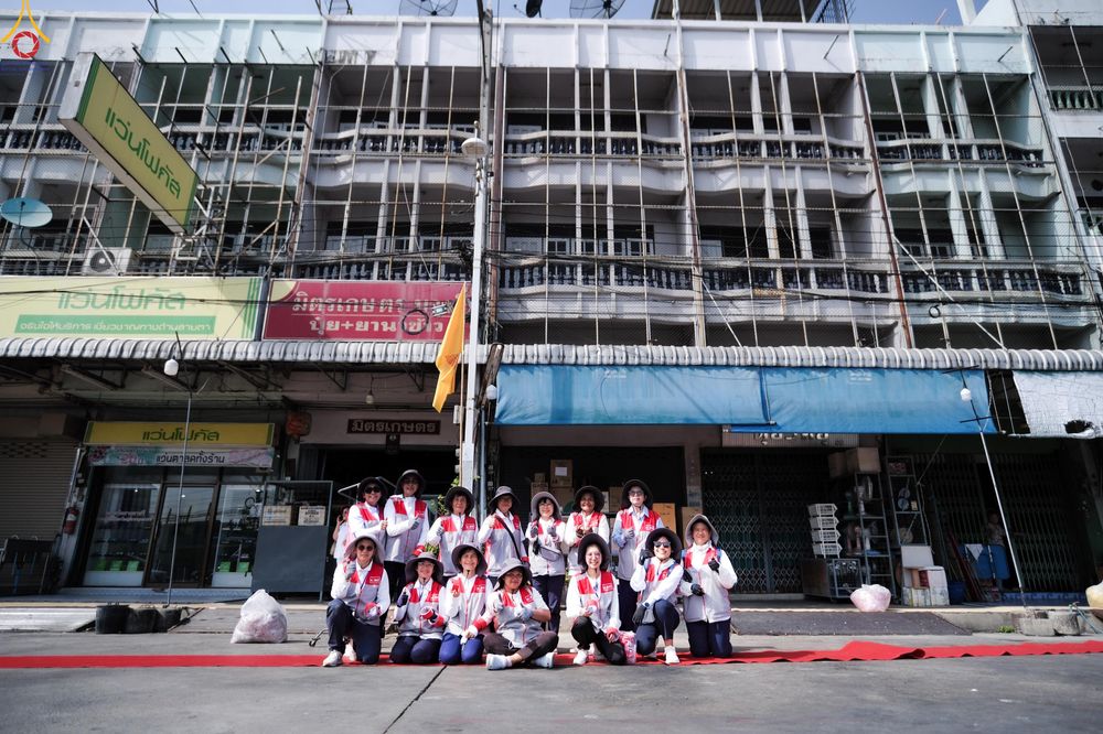 ภาพ No.296205:ภาพเบื้องหลังอาสาสมัครรวมใจ ชุดที่ 2 ในโครงการธรรมยาตรา กตัญญูบูชา มหาปูชนียาจารย์ พระมงคลเทพมุนี(สด จนฺทสโร) พระผู้ปราบมาร อนุสรณ์สถาน 7 แห่ง ปีที่ 14