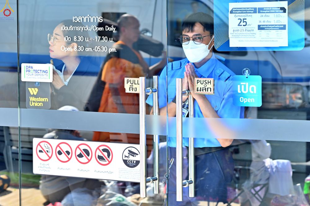 ภาพ No.304176:วันที่ 25 มกราคม พ.ศ. 2569 พิธีต้อนรับพระธรรมยาตรา  รร.สามัคคีราษฏร์บำรุง-วัดพระธรรมกาย ในโครงการธรรมยาตรา กตัญญูบูชา มหาปูชนียาจารย์ พระมงคลเทพมุนี(สด จนฺทสโร) พระผู้ปราบมาร อนุสรณ์สถาน 7 แห่ง ปีที่ 14