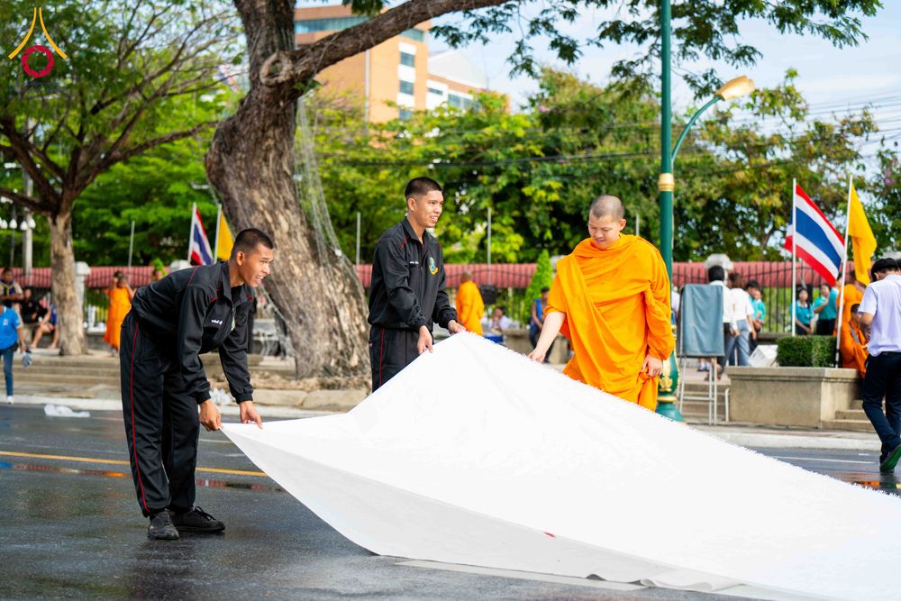 ภาพ No.329516:วันอาทิตย์ที่ 24 พฤษภาคม พ.ศ. 2569 พิธีตักบาตรพระ 1,000 รูป เพื่อถวายเป็นพุทธบูชาในเทศกาลวิสาขบูชาโลก และ ถวายเป็นพระราชกุศล  ณ ลานศิลปวัฒนธรรม เมืองปัตตานี จ.ปัตตานี
