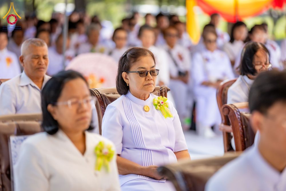 ภาพ No.285766:วันพุธที่ 10 ธันวาคม พ.ศ.2568  พิธีตอกเสาเข็มมงคลต้นสุดท้าย รองรับองค์พระเจดีย์เพื่อสร้างสันติภาพโลก ณ ศูนย์ปฏิบัติธรรมและศูนย์อบรมเยาวชน ชัยนาท