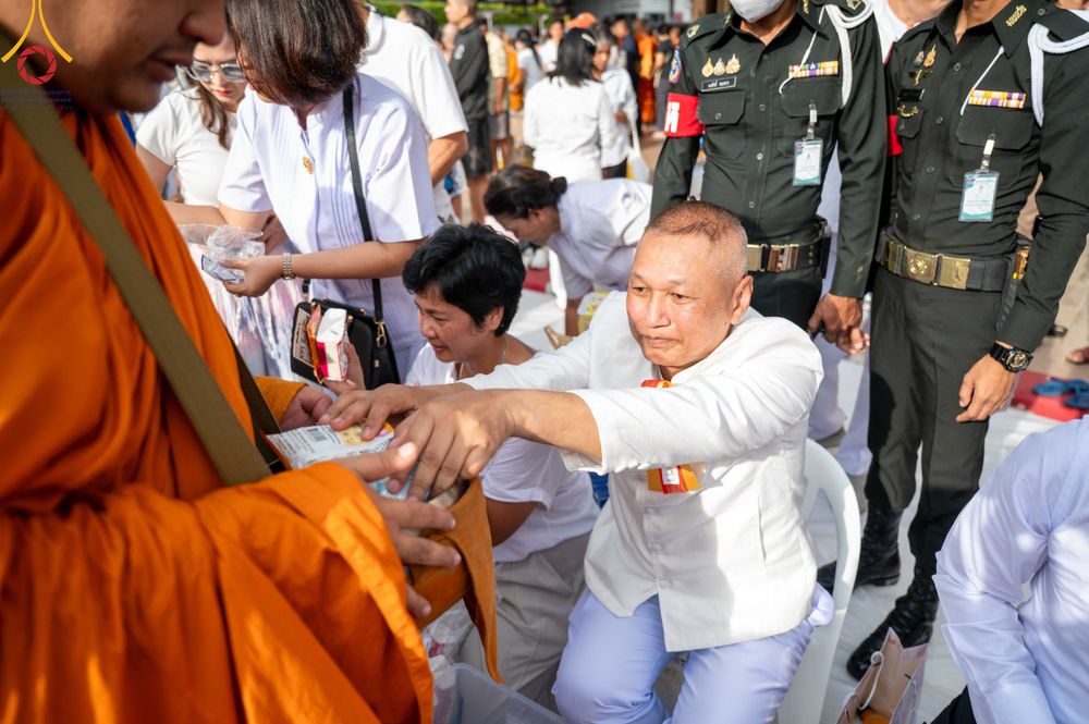 ภาพ No.343206:วันอาทิตย์ที่ 16 สิงหาคม พ.ศ.2569 พิธีตักบาตรพระ 10,000 รูป นานาชาติ ปีที่ 23 คณะสงฆ์ 4 ประเทศ 14 จังหวัดภาคใต้ น้อมถวายเป็นพุทธบูชา ทำบุญเพื่อแม่- พ่อ ณ ถนนนิพัทธ์อุทิศ 3 อ.หาดใหญ่ จ.สงขลา