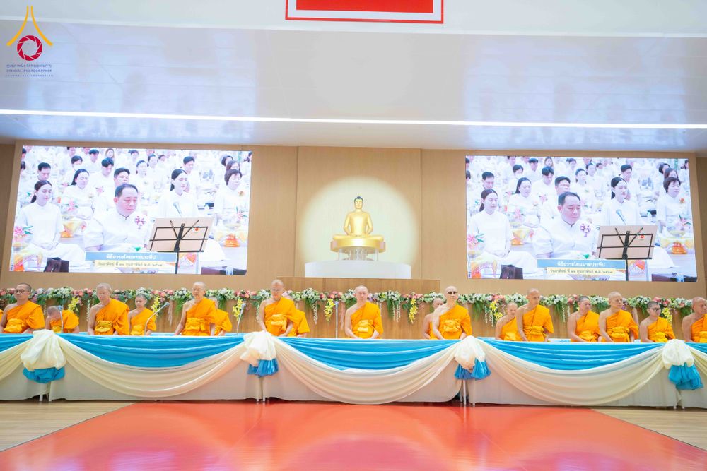 ภาพ No.310632:วันอาทิตย์ที่ 22 กุมภาพันธ์ พ.ศ. 2569 พิธีถวายโคมมาฆประทีป ณ ห้องแก้วสารพัดนึก 2 วัดพระธรรมกาย จ.ปทุมธานี