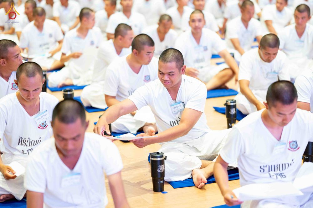 ภาพ No.341527:วันที่ 26 กรกฎาคม พ.ศ. 2569 โครงการพัฒนาคุณธรรม จริยธรรม สำหรับนักเรียนนายสิบตำรวจ (นสต.) รุ่นที่ 17 ศูนย์ฝึกอบรมตำรวจภูธรภาค 1 ได้จัดกิจกรรม  จุดเทียนรวมใจและปฏิบัติธรรมเจริญสมาธิภาวนา เพื่อน้อมอุทิศถวายเป็นพระราชกุศลฯ ณ ศูนย์ปฏิบัติธรรมเวิล์ดพีช วัลเล่