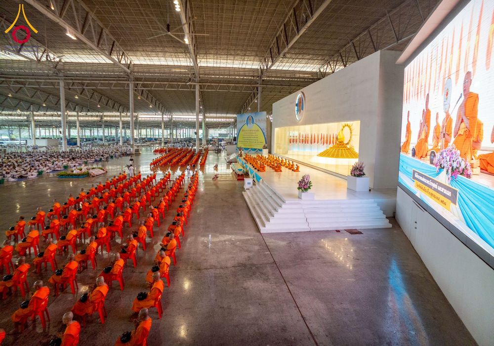 ภาพ No.256806:วันที่ 5 ตุลาคม พ.ศ. 2568 พิธีตักบาตร ข้าวสารอาหารแห้ง ณ บ้านแก้วเรือนทองคุณยายฯ สภาธรรมกายสากล วัดพระธรรมกาย