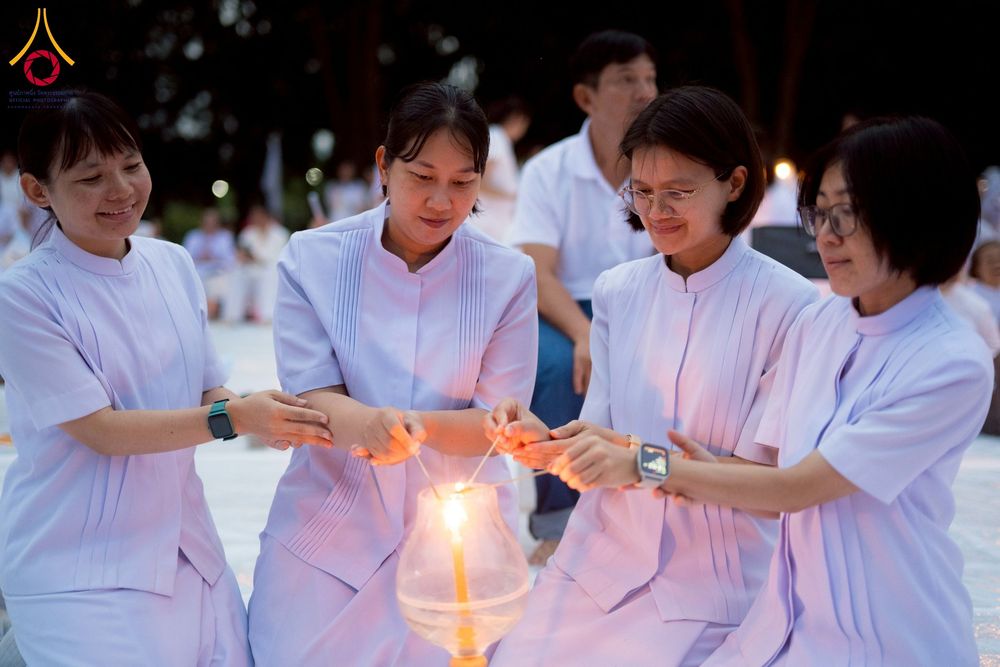 ภาพ No.261921:วันที่ 14 ตุลาคม พ.ศ. 2568 พิธีกลั่นแผ่นดิน โปรยทรายตอกเสาเข็มมหามงคลต้นแรก  สร้างองค์พระเจดีย์และจุดประทีปถวายเป็นพุทธบูชา ณ ศูนย์ปฏิบัติธรรมชัยนาท ต.ธรรมามูล อ.ชัยนาท จ.ชัยนาท