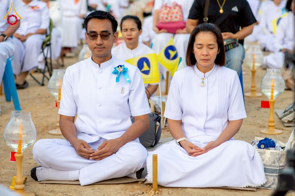 ภาพ No.275122:วันอาทิตย์ที่ 30 พฤศจิกายน พ.ศ. 2568 พิธีตอกเสาเข็ม "สร้างองค์พระเจดีย์เพื่อสร้างสันติภาพโลก" ต้นสุดท้าย ณ ศูนย์ปฏิบัติธรรมระยอง (บ้านช่องลม)