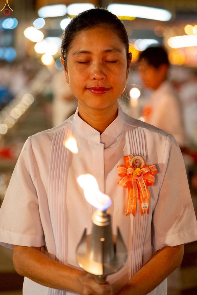 ภาพ No.253670:วันที่ 10 ตุลาคม พ.ศ. 2568 พิธีจุดประทีปบูชาพระผู้ปราบมาร, พิธีจุดประทีปบนพระมหาธรรมกายเจดีย์  20,000 ดวง เนื่องในวันคล้ายวันเกิดครบรอบ 141 ปี พระมงคลเทพมุนี (สด จนฺทสโร)