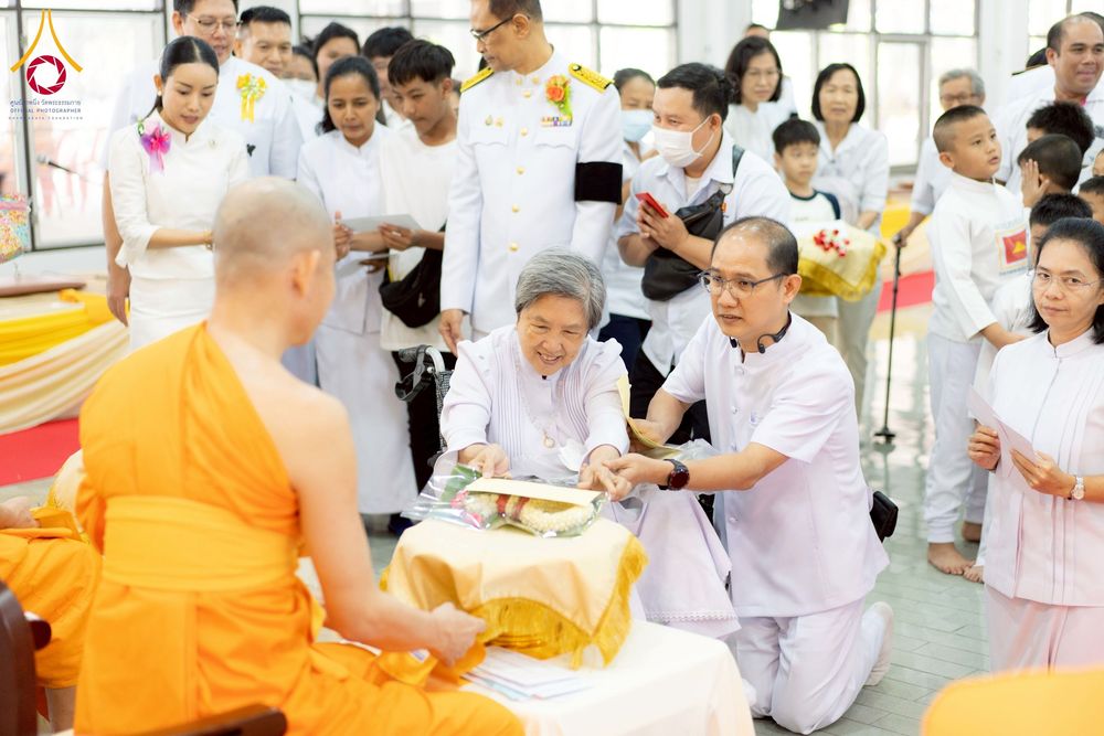 ภาพ No.276724:วันเสาร์ที่ 6 ธันวาคม พ.ศ. 2568 พิธีมุทิตาสักการะ เนื่องในโอกาสที่พระเดชพระคุณพระพรหมดิลก เจ้าอาวาสวัดสามพระยา วรวิหาร เมตตาเป็นประธานในพิธีตั้งฐานานุกรมใน พระราชวิเทศวชิรเวที (บัณฑิต วรปญฺโญ) ผู้ช่วยเจ้าอาวาสวัดพระธรรมกาย (ไวโรจน์ วิโรจโน) ผู้ช่วยเจ้าอา