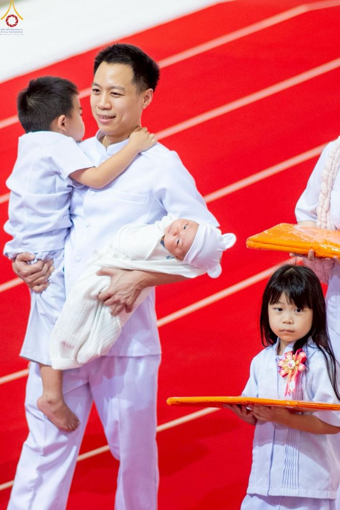 ภาพ No.277518:วันอาทิตย์ต้นเดือนที่ 7 ธันวาคม พ.ศ.2568 พิธีทอดผ้าป่าต้นสมบัติจักรพรรดิ ณ สภาธรรมกายสากล วัดพระธรรมกาย