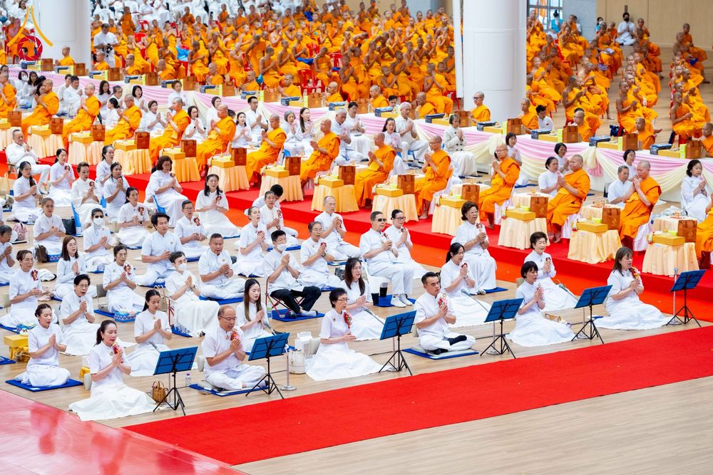 ภาพ No.272907:วันอาทิตย์ที่ 23 พฤศจิกายน พ.ศ.2568 พิธีมุทิตาสักการะ พระมหาเถระและพระเถระ ประจำปีพุทธศักราช 2568 ณ ห้องแก้วสารพัดนึก 2 สภาธรรมกายสากล  วัดพระธรรมกาย