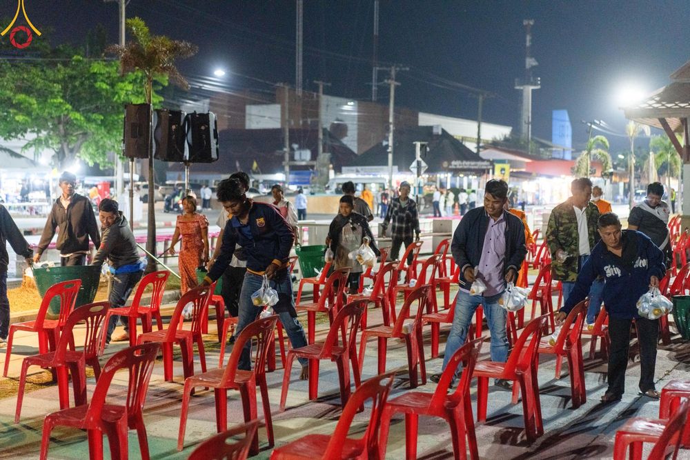 ภาพ No.185610:V.47 เบื้องหลังของเบื้องหน้า งานตักบาตรพระ 10,000 รูป ณ จ.กาญจนบุรี วันที่ 20-21 ธันวาคม พ.ศ. 2567