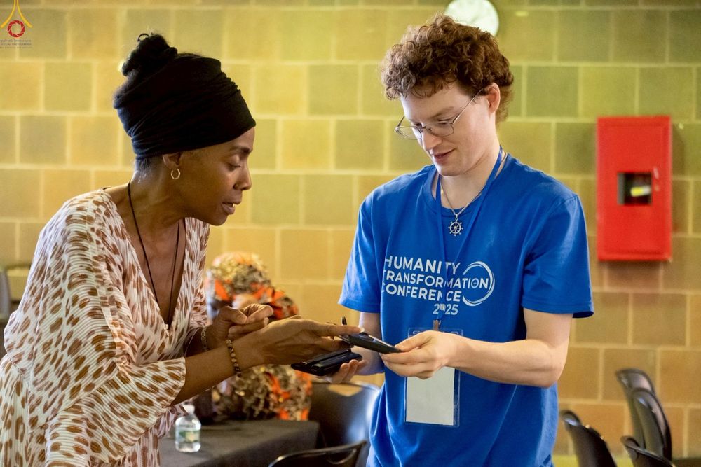 ภาพ No.249793:วันอาทิตย์ที่ 28 กันยายน พ.ศ. 2568 การปฏิบัติธรรมบูชาธรรม 108 ปี แห่งการบรรลุธรรมของหลวงปู่วัดปากน้ำ ได้จุดประทีปสันติภาพไปทั่วโลก และได้ร่วมเสวนาทางปัญญา เพื่อการขยายพระพุทธศาสนาวิชชาธรรมกายไปทั่วโลก  ในงาน HTC Newyork USA