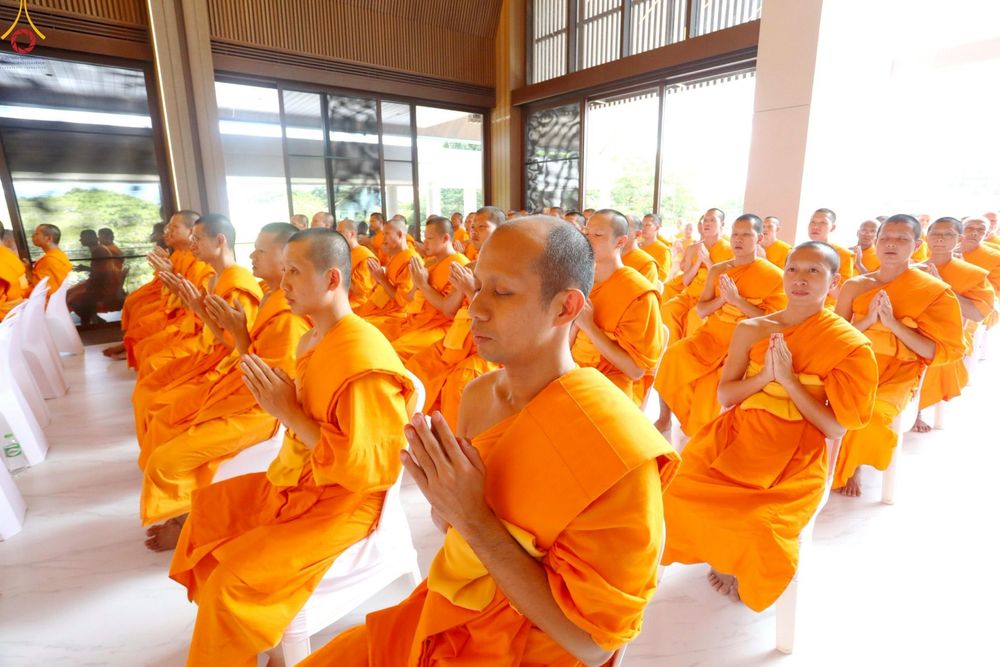 ภาพ No.249219:วันที่ 20 กันยายน พ.ศ. 2568 พิธีประดิษฐานรูปหล่อหลวงปู่วัดปากน้ำ ภาษีเจริญ ณ วิหารพระมงคลเทพมุนี (สด จนฺทสโร) ศูนย์ปฏิบัติธรรมภูเก็ต จ.ภูเก็ต