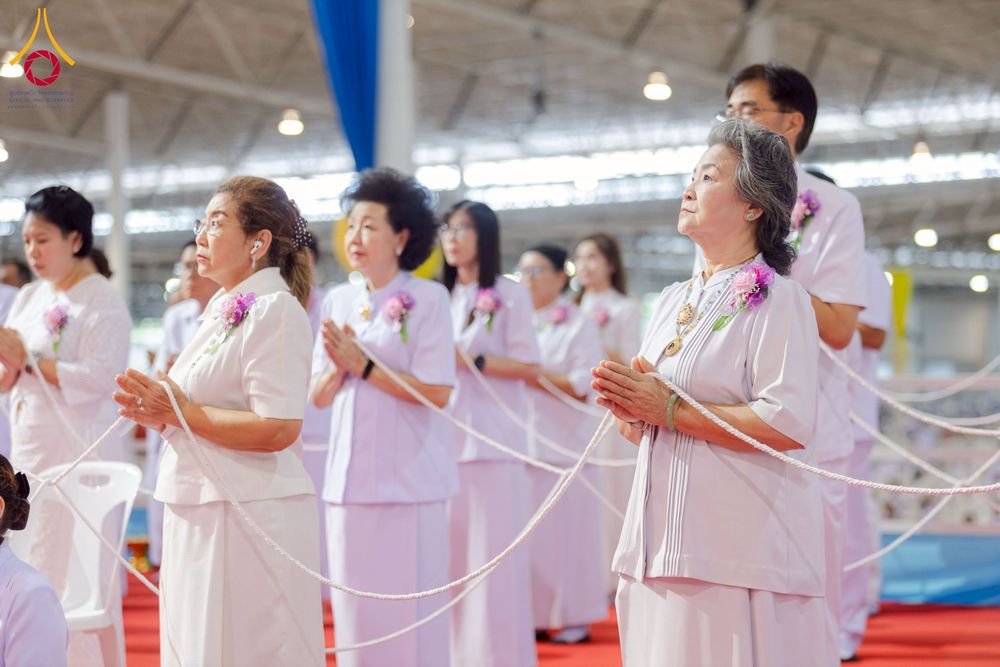 ภาพ No.261244:วันอาทิตย์ที่ 5 ตุลาคม พ.ศ. 2568 พิธีจุดเทียนใจ ไฟนิรันด์ อนันตชัย ณ สภาธรรมกายสากล วัดพระธรรมกาย