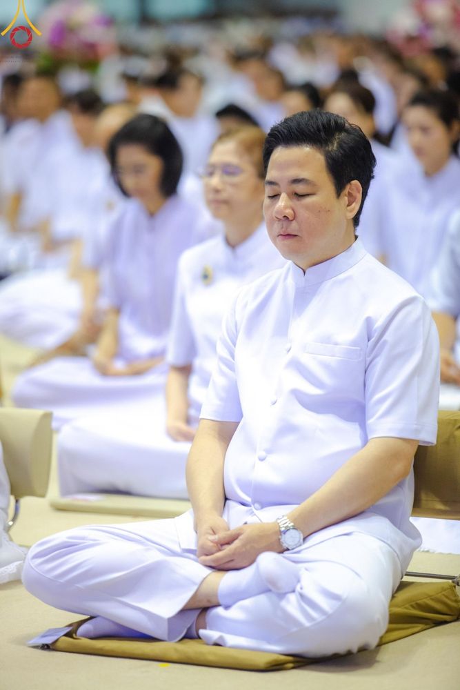 ภาพ No.139194:พิธีตักบาตร , พิธีบูชาข้าวพระ ณ ห้องแก้วสารพัด 1 สภาธรรมกายสากล วัดพระธรรมกาย วันอาทิตย์ต้นเดือนที่ 2 มิถุนายน พ.ศ. 2567