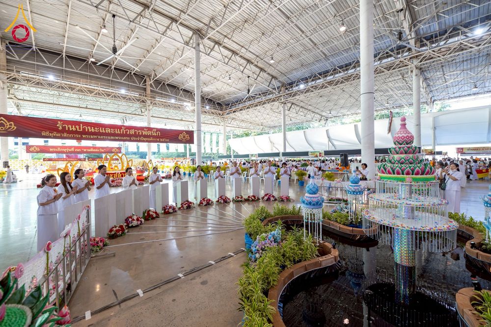 ภาพ No.273000:วันอาทิตย์ที่ 23 พฤศจิกายน พ.ศ.2568 พิธีมุทิตาสักการะ พระมหาเถระและพระเถระ ประจำปีพุทธศักราช 2568 ณ ห้องแก้วสารพัดนึก 2 สภาธรรมกายสากล  วัดพระธรรมกาย