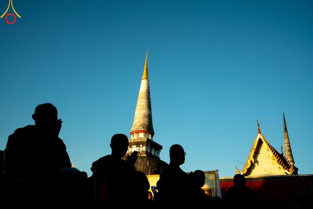 ภาพ No.311195:วันเสาร์ที่ 28 กุมภาพันธ์ พ.ศ. 2569 พิธีตักบาตรพระมหากุศล 11,250 รูป เฉลิมฉลอง 1,250 ปีศรีธรรมราชเจดีย์ สู่มรดกโลก ณ ถนนราชดำเนิน บริเวณหน้าวัดพระมหาธาตุวรมหาวิหาร อ.เมือง จ.นครศรีธรรมราช