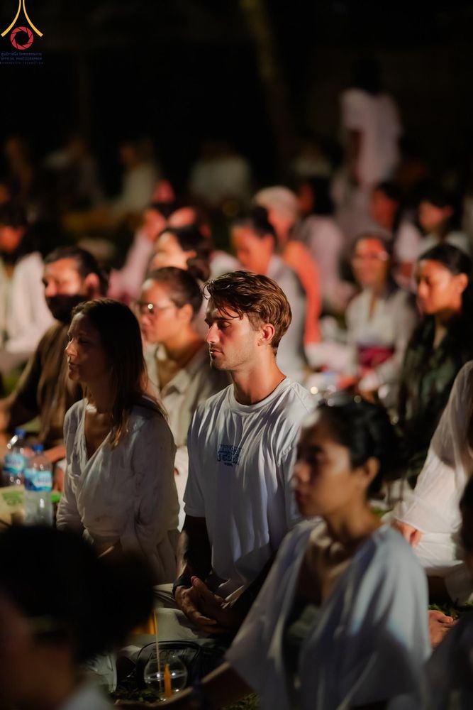 ภาพ No.156503:วัดพุทธบาหลีและวัดพระธรรมกาย จัดปฏิบัติธรรมนานาชาติ 1,151 คนจาก 78 ประเทศ ใน "วันสันติภาพสากล" ณ บาหลี อินโดนีเซีย วันเสาร์ที่ 21 กันยายน พ.ศ. 2567 เวลา 16.00-21.00 น. ณ พิพิธภัณฑ์ ARMA เมืองอูบุด จังหวัดบาหลี ประเทศอินโดนีเซีย