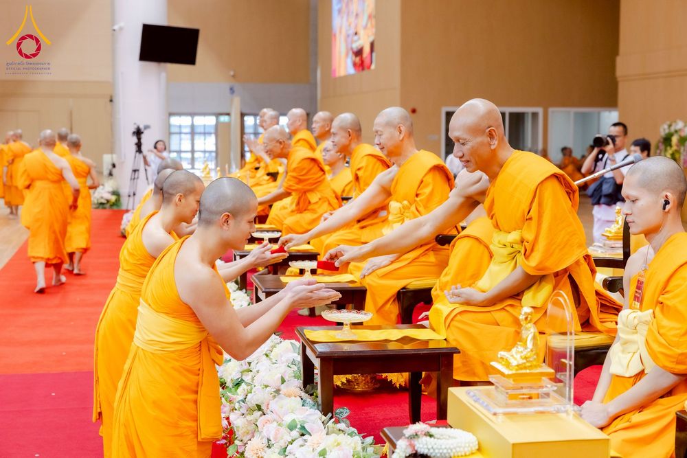 ภาพ No.272994:วันอาทิตย์ที่ 23 พฤศจิกายน พ.ศ.2568 พิธีมุทิตาสักการะ พระมหาเถระและพระเถระ ประจำปีพุทธศักราช 2568 ณ ห้องแก้วสารพัดนึก 2 สภาธรรมกายสากล  วัดพระธรรมกาย