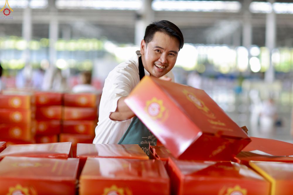 ภาพ No.320557:วันที่ 10 เมษายน พ.ศ.2569 การเตรียมกล่องไทยธรรม เพื่องานถวายมหาสังฆทาน 40,000 กว่าวัดทั่วประเทศ วันคุ้มครองโลก 22 เมษายน พ.ศ.2569 วัดพระธรรมกาย