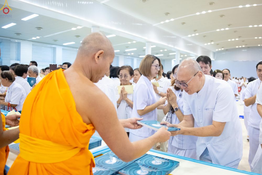 ภาพ No.281124:วันที่ 21 ธันวาคม พ.ศ.2568 พิธีมุทิตาหลวงพ่อทัตตชีโว ณ ห้องแก้วสารพัดนึก วัดพระธรรมกาย