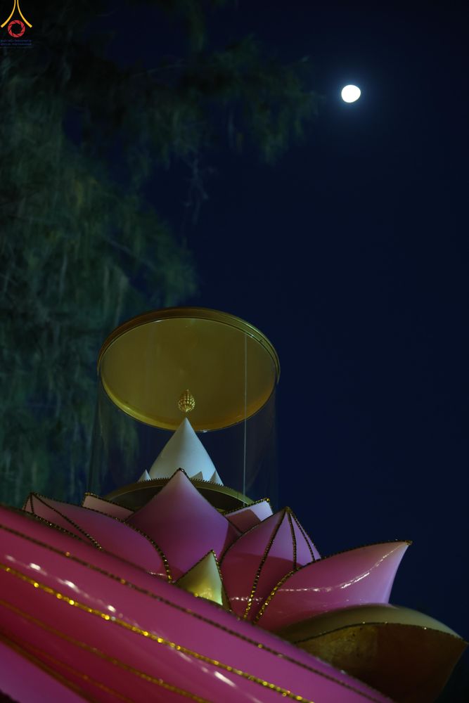 ภาพ No.289165:วันที่ 7 มกราคม พ.ศ. 2569 พิธีตักบาตรพระธรรมยาตรา ณ อนุสรณ์สถานลำดับที่ 1 สถานที่เกิดด้วยรูปกายเนื้อ อนุสรณ์สถานมหาวิหารพระมงคลเทพมุนี (โลตัสแลนด์) อ.สองพี่น้อง จ.สุพรรณบุรี ในโครงการธรรมยาตรา กตัญญูบูชา มหาปูชนียาจารย์ พระมงคลเทพมุนี(สด จนฺทสโร) พระผู้ป