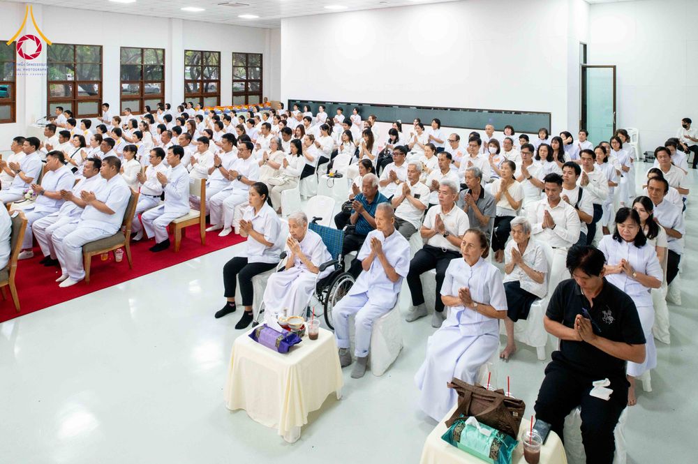 ภาพ No.315352:วันอังคารที่ 24 มีนาคม พ.ศ. 2569 พิธีบำเพ็ญกุศล คุณพ่อณรงค์ จินตมากุล  สิริอายุ 99 ปี 11 เดือน โยมบิดา พระครูปลัดรัตนวีรวัฒน์ (รังสฤษดิ์ อิทฺธิจินตโก) ที่ปรึกษาเจ้าคณะจังหวัดปทุมธานี เจ้าอาวาสวัดพระธรรมกาย  ณ ห้องปลูกศรัทธา 2 วัดพระธรรมกาย ปทุมธานี