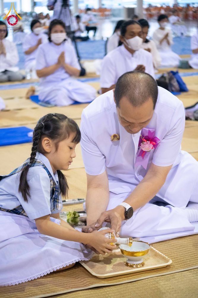 ภาพ No.303550:วันที่ 27 มกราคม พ.ศ. 2569 พิธีถวายภัตตาหารเป็นสังฆทาน แด่พระธรรมยาตรา ณ วัดพระธรรมกาย  จังหวัดปทุมธานี ในโครงการธรรมยาตรา กตัญญูบูชา มหาปูชนียาจารย์ พระมงคลเทพมุนี(สด จนฺทสโร) พระผู้ปราบมาร อนุสรณ์สถาน 7 แห่ง ปีที่ 14