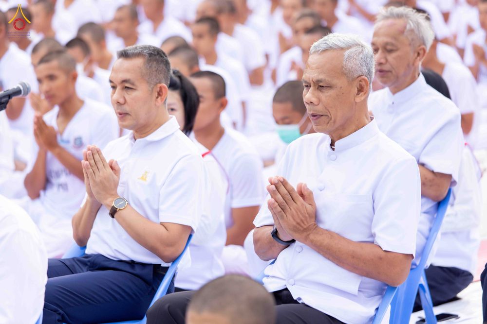 ภาพ No.340978:วันที่ 26 กรกฎาคม พ.ศ. 2569 โครงการพัฒนาคุณธรรม จริยธรรม สำหรับนักเรียนนายสิบตำรวจ (นสต.) รุ่นที่ 17 ศูนย์ฝึกอบรมตำรวจภูธรภาค 1 ได้จัดกิจกรรม ตักบาตรเพื่อน้อมอุทิศถวายเพื่อเป็นพระราชกุศลฯ  และปฏิบัติธรรม ติวธรรมมะ ณ ศูนย์ปฏิบัติธรรมเวิล์ดพีช วัลเล่ย์ (Wo