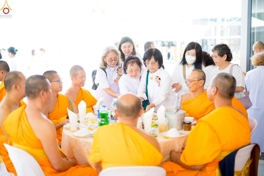 ภาพ No.249316:วันที่ 20 กันยายน พ.ศ. 2568 พิธีประดิษฐานรูปหล่อหลวงปู่วัดปากน้ำ ภาษีเจริญ ณ วิหารพระมงคลเทพมุนี (สด จนฺทสโร) ศูนย์ปฏิบัติธรรมภูเก็ต จ.ภูเก็ต