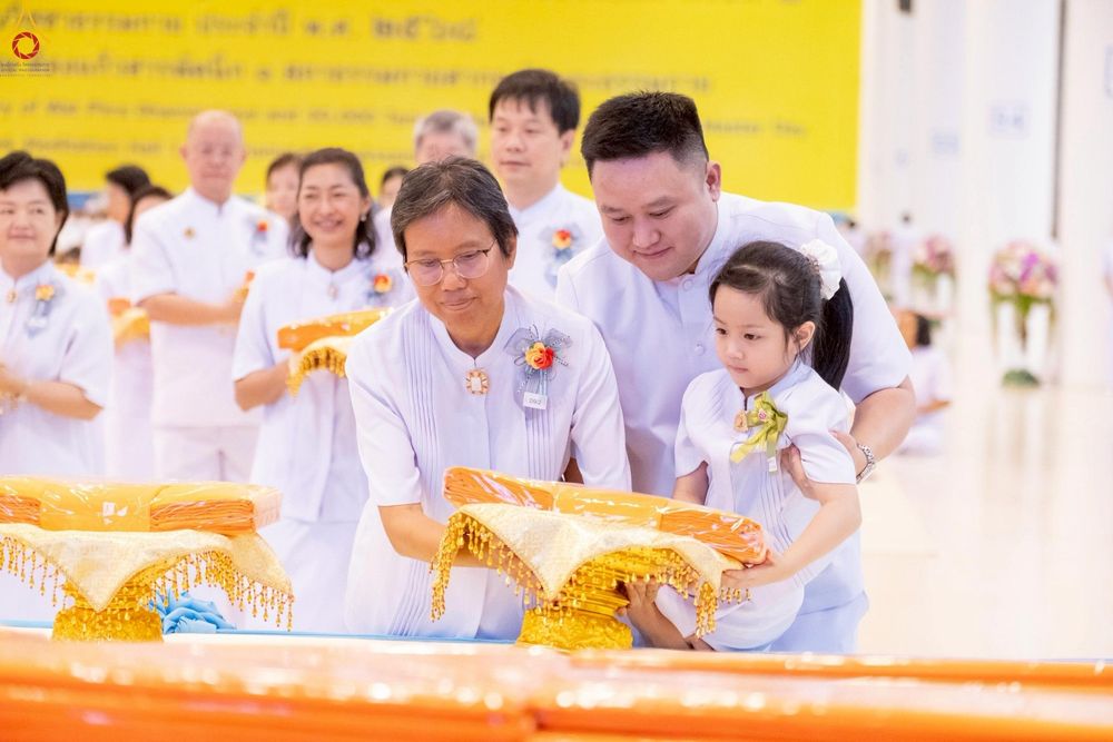 ภาพ No.244060:วันอาทิตย์ที่ 7 กันยายน พ.ศ. 2568 พิธีทอดผ้าป่าสมทบกฐินวัดพระธรรมกาย และสมทบกฐิน 30,000 วัดทั่วไทย ครั้งที่ 2 ณ ห้องแก้วสารพัดนึก 1 วัดพระธรรมกาย