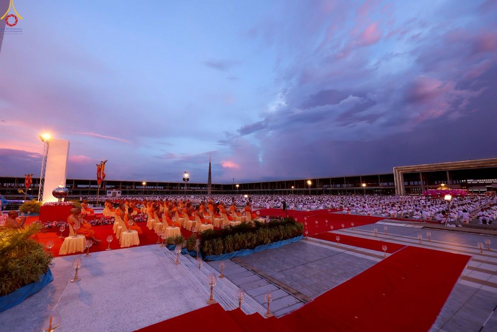 ภาพ No.253026:วันที่ 10 ตุลาคม พ.ศ. 2568 พิธีปลูกต้นทรัพย์บานชื่น ณ ลานธรรม วัดพระธรรมกาย