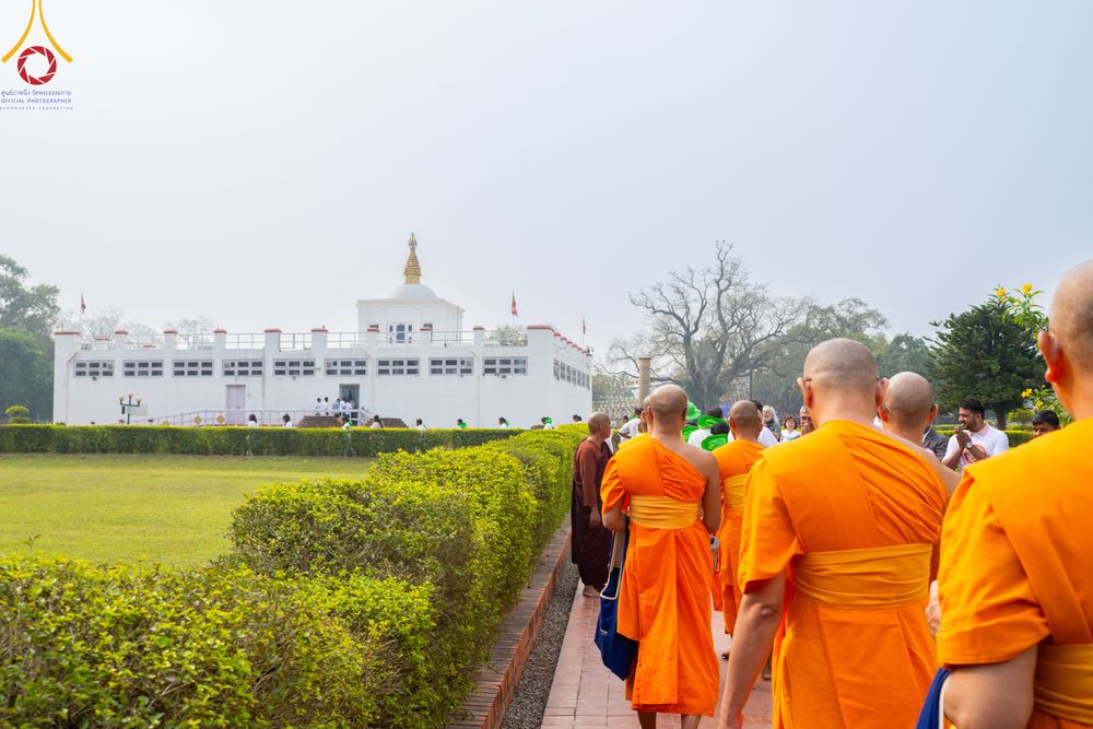 ภาพ No.314611:วันที่ 20 มีนาคม พ.ศ. 2569 พระอาจารย์ แนะนำการปฏิบัติธรรมให้แก่สามเณร  โครงการบรรพชาสามเณร 500 รูป เนปาล ณ วิหารมายาเทวี ประเทศเนปาล