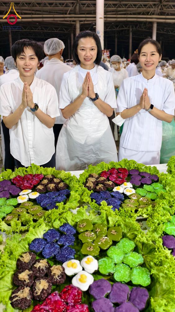 ภาพ No.303014:วันที่ 26 มกราคม พ.ศ. 2569 พิธีถวายภัตตาหารเป็นสังฆทาน แด่พระธรรมยาตรา ณ วัดพระธรรมกาย  จังหวัดปทุมธานี ในโครงการธรรมยาตรา กตัญญูบูชา มหาปูชนียาจารย์ พระมงคลเทพมุนี(สด จนฺทสโร) พระผู้ปราบมาร อนุสรณ์สถาน 7 แห่ง ปีที่ 14