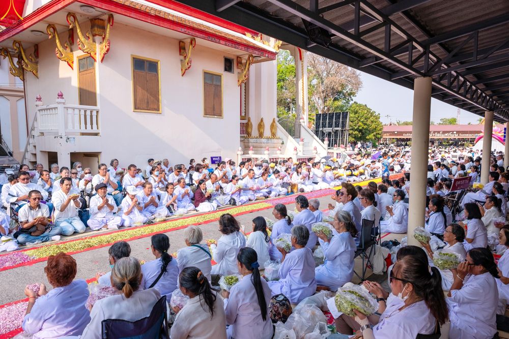 ภาพ No.294995:วันที่ 14 มกราคม พ.ศ. 2569 พิธีต้อนรับพระธรรมยาตรา อนุสรณ์สถานลำดับที่ 4  สถานที่เกิดด้วยกายธรรม ณ วัดโบสถ์บน ต.บางคูเวียง จ.นนทบุรี ในโครงการธรรมยาตรา กตัญญูบูชา มหาปูชนียาจารย์ พระมงคลเทพมุนี(สด จนฺทสโร) พระผู้ปราบมาร อนุสรณ์สถาน 7 แห่ง ปีที่ 14