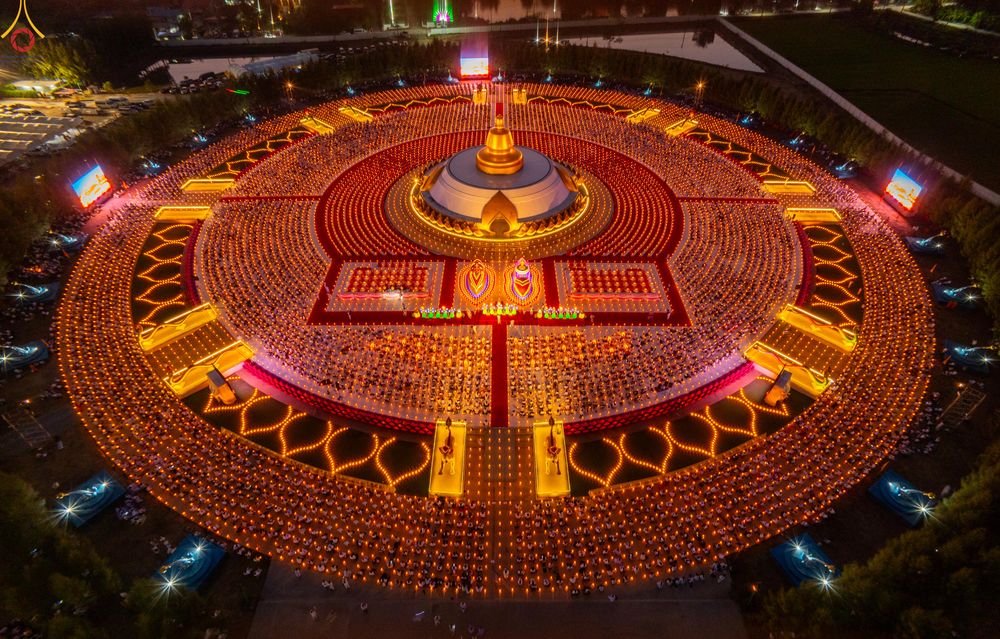 ภาพ No.302324:วันที่ 23 มกราคม พ.ศ. 2569 พิธีจุดประทีปธรรมถวายเป็นพุทธบูชา (ภาพชุดที่ 2) และบูชาธรรมมหาปูชนียาจารย์  ณ อนุสรณ์สถานลำดับที่ 5 สถานที่เผยแผ่วิชชาธรรมกายครั้งแรก อนุสรณ์สถานบางปลา วัดบางปลา อำเภอบางเลน จังหวัดนครปฐม ในโครงการธรรมยาตรา กตัญญูบูชา มหาปูชนีย