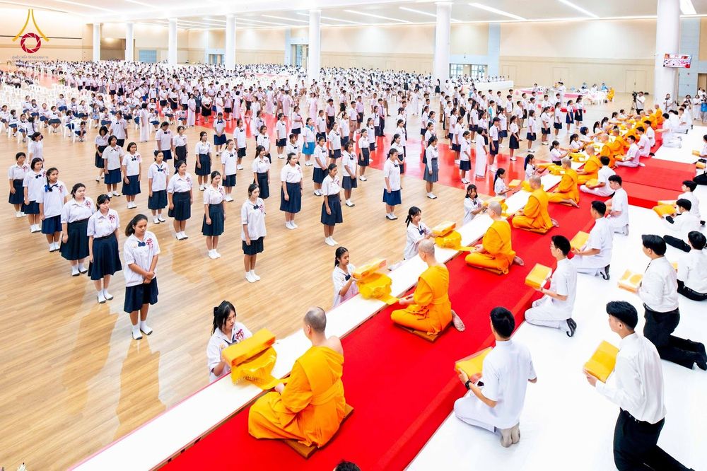ภาพ No.348566:วันที่ 12 กันยายน พ.ศ. 2569 การอบรมเชิงปฏิบัติการจัดกิจกรรมทอดกฐินสัมฤทธิ์ พิธีมอบผ้าไตรประธานกฐินเด็กดี V-Star ประจำปีพุทธศักราช 2569 ณ สภาธรรมกายสากล วัดพระธรรมกาย