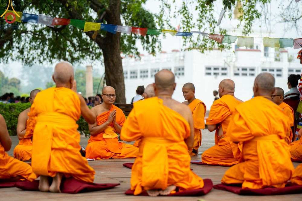 ภาพ No.314662:วันที่ 20 มีนาคม พ.ศ. 2569 พระอาจารย์ แนะนำการปฏิบัติธรรมให้แก่สามเณร  โครงการบรรพชาสามเณร 500 รูป เนปาล ณ วิหารมายาเทวี ประเทศเนปาล