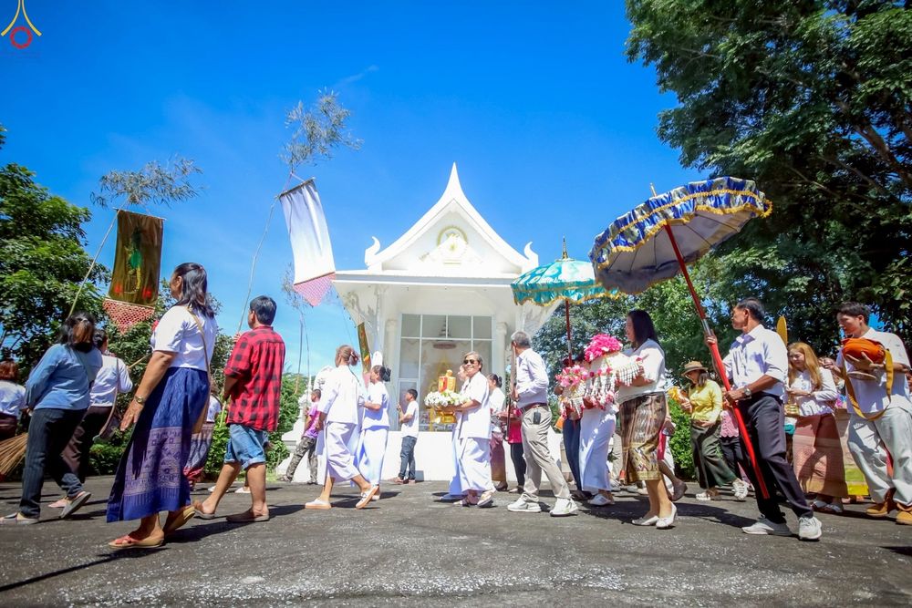 ภาพ No.255336:วันที่ 13 ตุลาคม พ.ศ. 2568 พิธีทอดกฐินสามัคคีทั่วไทย 30,000 วัด โดยคณะศิษยานุศิษย์ บูชาธรรม 81 ปี หลวงพ่อธัมมชโย ณ วัดมิ่งฟ้าคุณจักร ต.หนองกระท้าว อ.นครไทย จ.พิษณุโลก