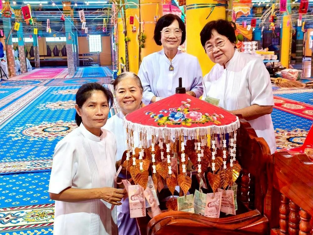 ภาพ No.256367:วันที่ 12 ตุลาคม พ.ศ. 2568 พิธีทอดกฐินสามัคคีทั่วไทย 30,000 วัด โดยคณะศิษยานุศิษย์ บูชาธรรม 81 ปี หลวงพ่อธัมมชโย ณ วัดเสาธงนอก อ.บางเสาธง จ.สมุทรปราการ