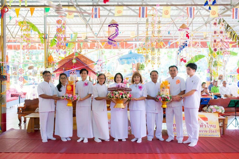 ภาพ No.259488:วันที่ 20 ตุลาคม พ.ศ. 2568 พิธีทอดกฐินสามัคคีทั่วไทย 30,000 วัด โดยคณะศิษยานุศิษย์ บูชาธรรม 81 ปี หลวงพ่อธัมมชโย ณ วัดศรีบุญเรือง จ.นครราชสีมา