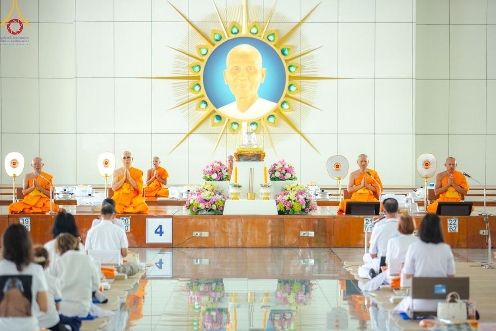 ภาพ No.167376:พิธีบุพเปตพลี ครั้งที่ 157 ร่วมอุทิศบุญกุศลแด่หมู่ญาติที่ล่วงลับไปแล้ว และสืบทอดอายุพระพุทธศาสนา วันพฤหัสที่ 31 ตุลาคม พ.ศ. 2567 (วันพระ แรม 14 ค่ำ เดือน 11) ณ หอฉันคุณยายอาจารย์ฯ วัดพระธรรมกาย