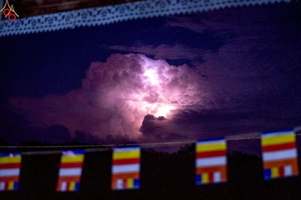 ภาพ No.261598:วันที่ 19 ตุลาคม พ.ศ. 2568 พิธีทอดกฐินสมทบ วัดกัลยาณมิตรต่างประเทศ บูชาธรรม 81 ปี หลวงพ่อธัมมชโย ณ วัดสารนาถ เมืองคาร์การชารี ประเทศบังกลาเทศ 