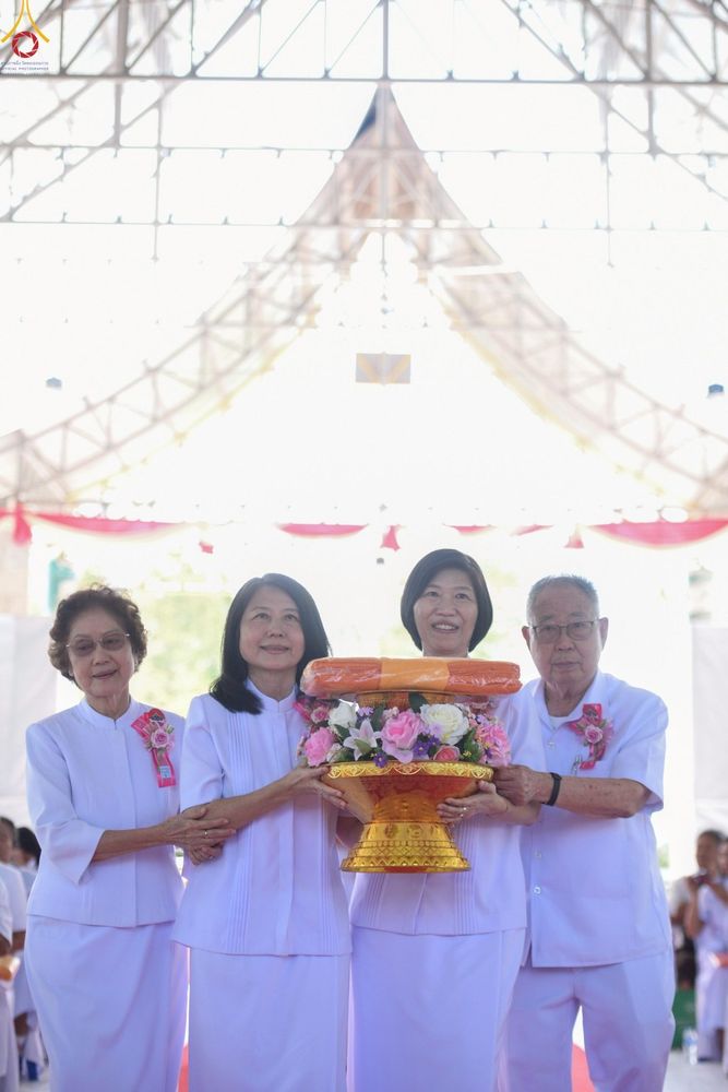 ภาพ No.262375:วันที่ 19 ตุลาคม พ.ศ. 2568 พิธีทอดกฐินสถาปนา แผ่นบันมงคลมหาเศรษฐี อาคาร 80 ปี หลวงพ่อธัมมชโย ในโครงการกฐินสามัคคีทั่วไทย 30,000 วัด บูชาธรรม 81 ปี หลวงพ่อธัมมชโย โดยคณะศิษยานุศิษย์วัดพระธรรมกาย ณ ศูนย์ปฏิบัติธรรมวิหารแดง ต.เจริญธรรม อ.วิหารแดง จ.สระบุรี