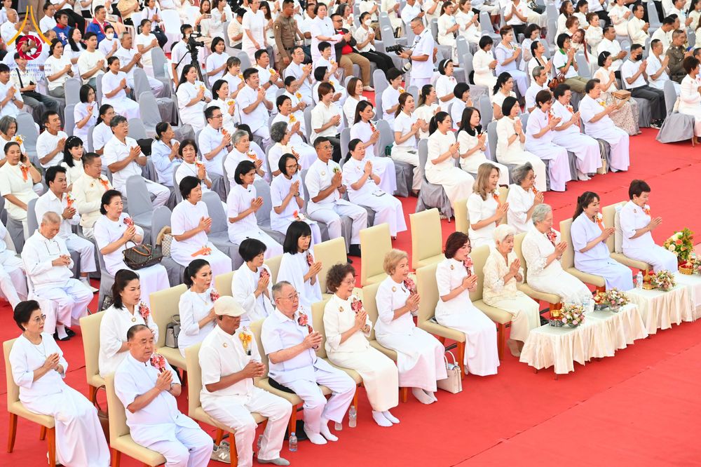 ภาพ No.312515:วันอาทิตย์ที่ 8 มีนาคม พ.ศ.2569 ทำบุญเมืองนครราชสีมา 558 ปี ตักบาตรพระ 10,000 รูป