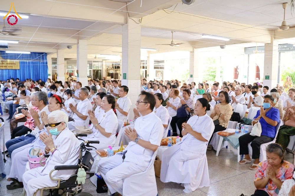ภาพ No.179017:พิธีทอดกฐิน ณ วัดบางน้ำผึ้งใน อ.พระประแดง จ.สมุทรปราการ ในโครงการกฐินสามัคคีทั่วไทย 30,000 วัด บูชาธรรม 80 ปี หลวงพ่อธัมมชโย โดยคณะศิษยานุศิษย์วัดพระธรรมกาย วันที่ 26 ตุลาคม พ.ศ. 2567