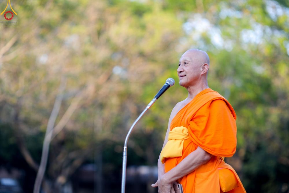 ภาพ No.104355:พระธรรมยาตราร่วมปฏิบัติธรรม และถ่ายภาพหมู่ประวัติศาสตร์ หน้ามหาวิหารพระมงคลเทพมุนี วันที่ 27 ธันวาคม พ.ศ. 2566