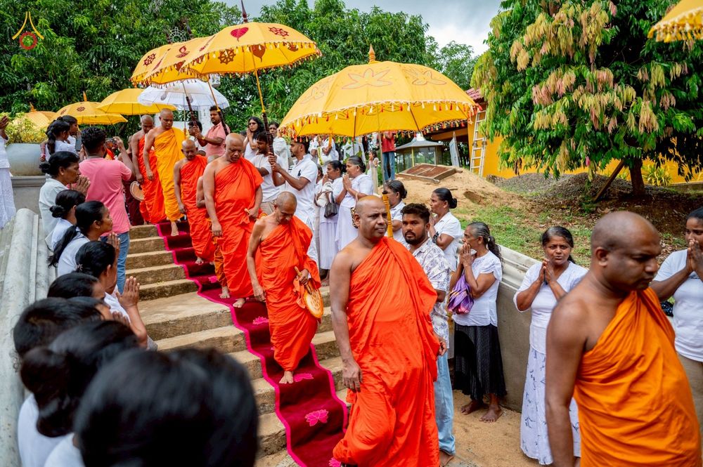 ภาพ No.262960:วันที่ 22 ตุลาคม พ.ศ. 2568 พิธีทอดกฐินสมทบ วัดกัลยาณมิตรต่างประเทศ  บูชาธรรม 81 ปี หลวงพ่อธัมมชโย ณ วัดโกฮอน ราชมหาวิหารายา และวัดศรีสุธรรมมารามายา   เมืองมาตะเล ประเทศศรีลังกา 